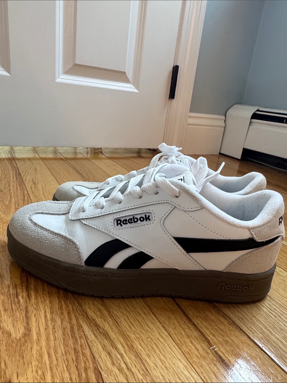 Reebok White & Black Leather Low-Top Sneakers - Picture 3 of 7